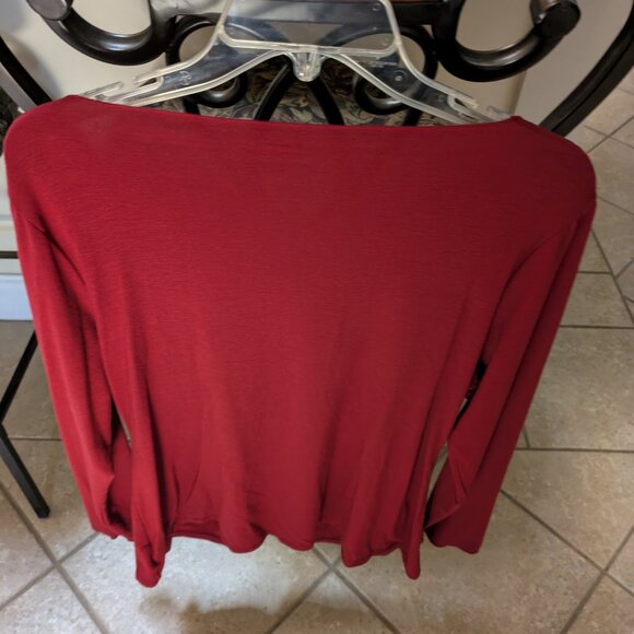 Pretty blouse. - Picture 3 of 3